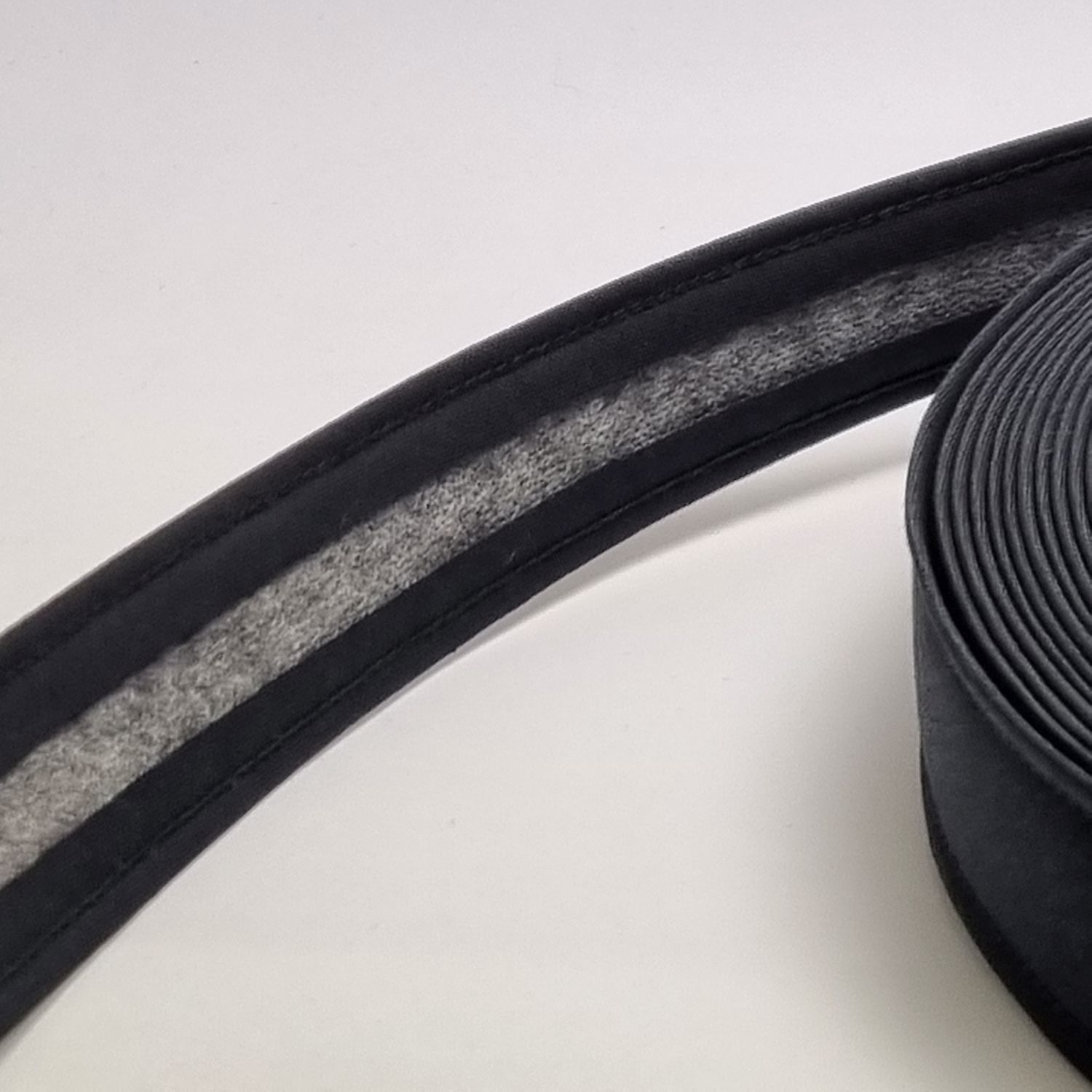 fita-chapeus-hat-tecnica-espuma-rebordo-interior-costas fita-chapeus-hat-tecnica-espuma-rebordo-interior-costas